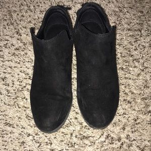 American Eagle black booties